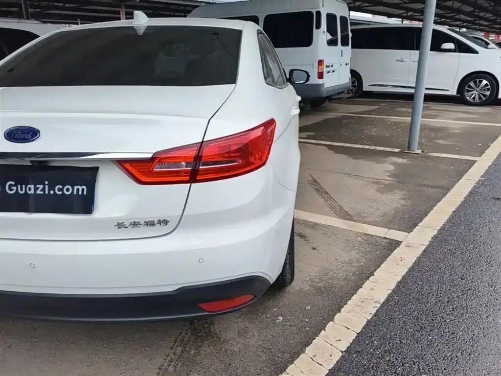 Ford Focus 2019 Facelift 1.5L Automatic Enjoyment Edition (China VI Emission Standard) — миниатюра 8