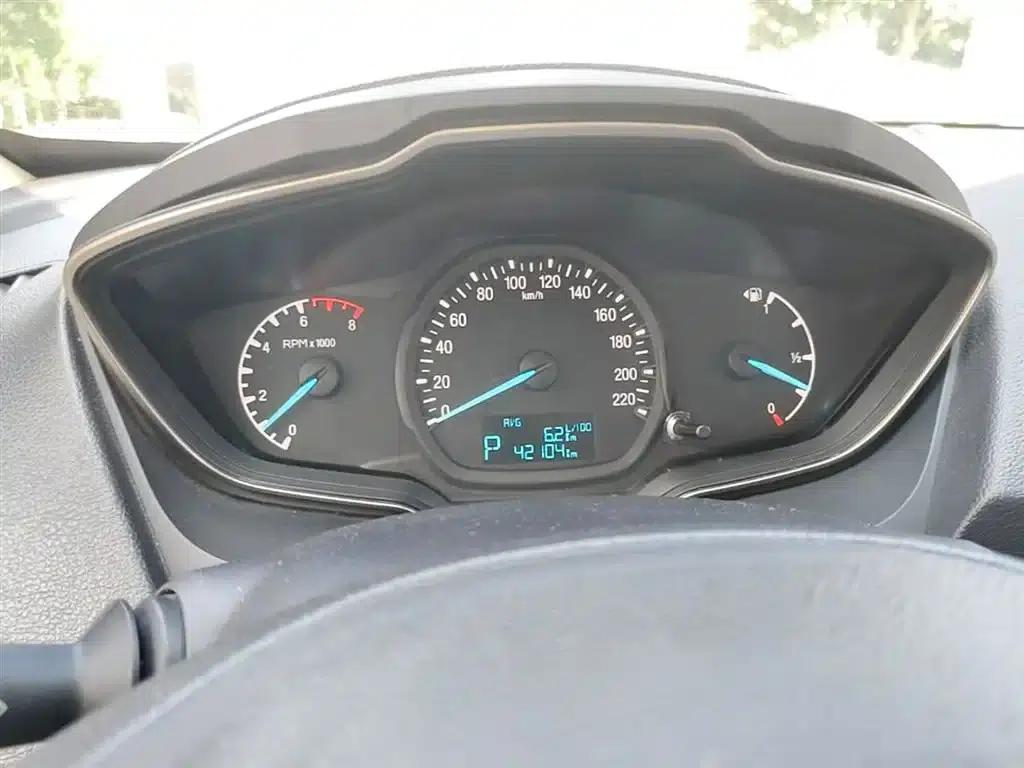 2017 Ford Focus Facelift 1.5L Automatic Comfort Model — миниатюра 12