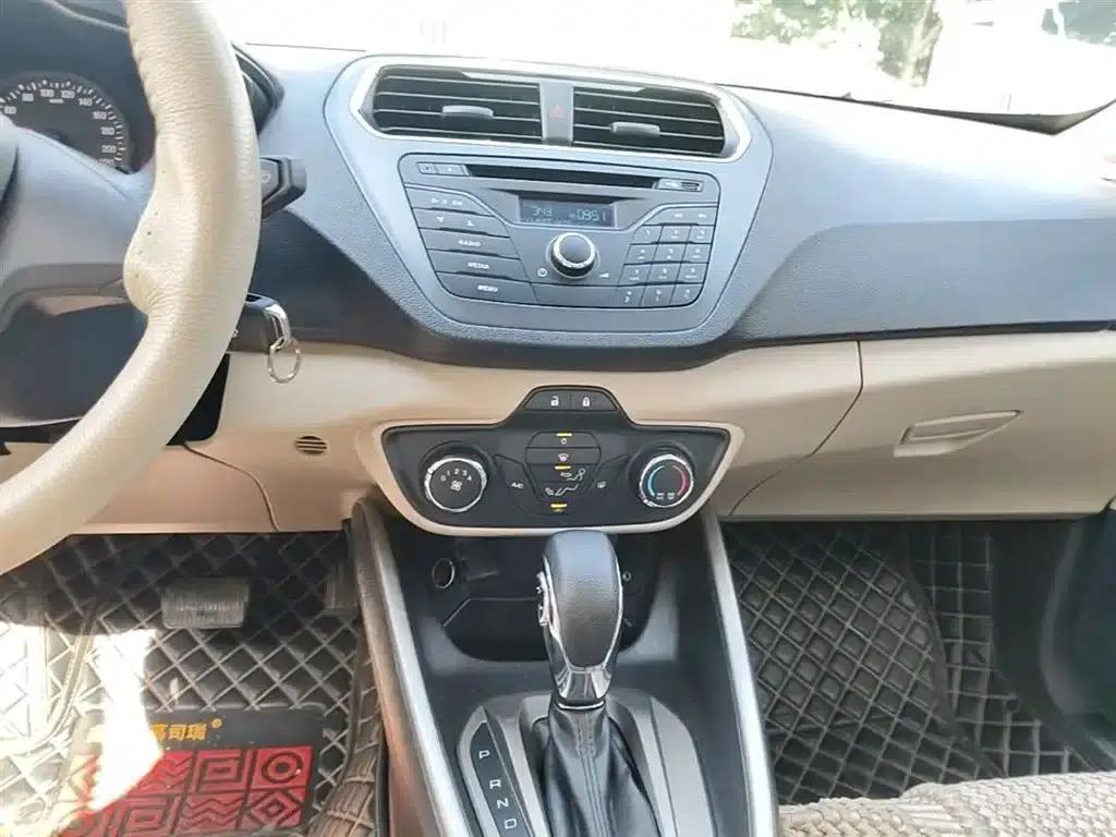 2017 Ford Focus Facelift 1.5L Automatic Comfort Model — миниатюра 13