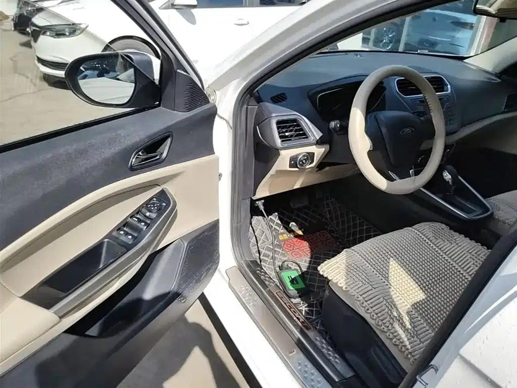2017 Ford Focus Facelift 1.5L Automatic Comfort Model — миниатюра 16