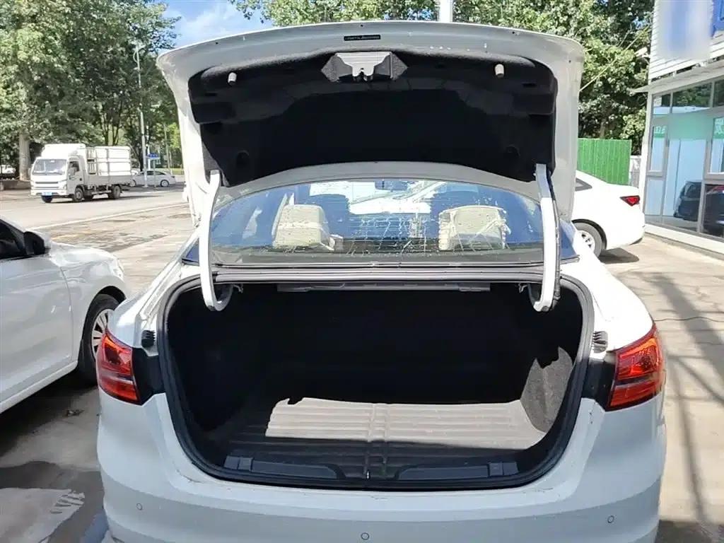 2017 Ford Focus Facelift 1.5L Automatic Comfort Model — миниатюра 19