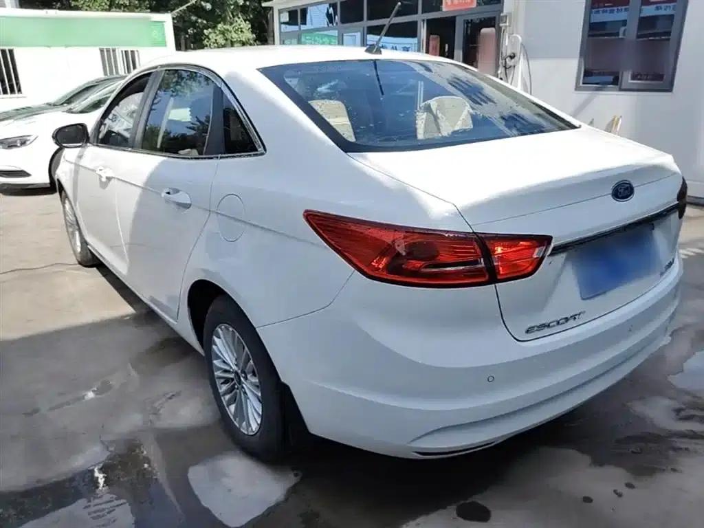 2017 Ford Focus Facelift 1.5L Automatic Comfort Model — миниатюра 5