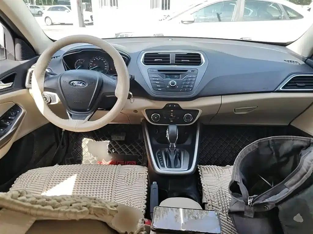 2017 Ford Focus Facelift 1.5L Automatic Comfort Model — миниатюра 10