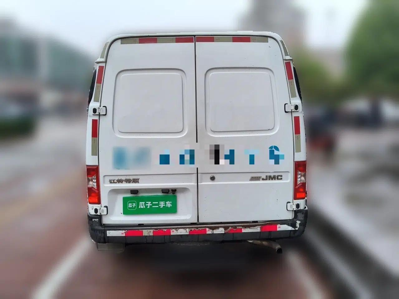 JMC Transit 2019 2.8T Commercial Version Short Wheelbase Mid-Roof 3-Seater China VI Standard JX493 — миниатюра 5