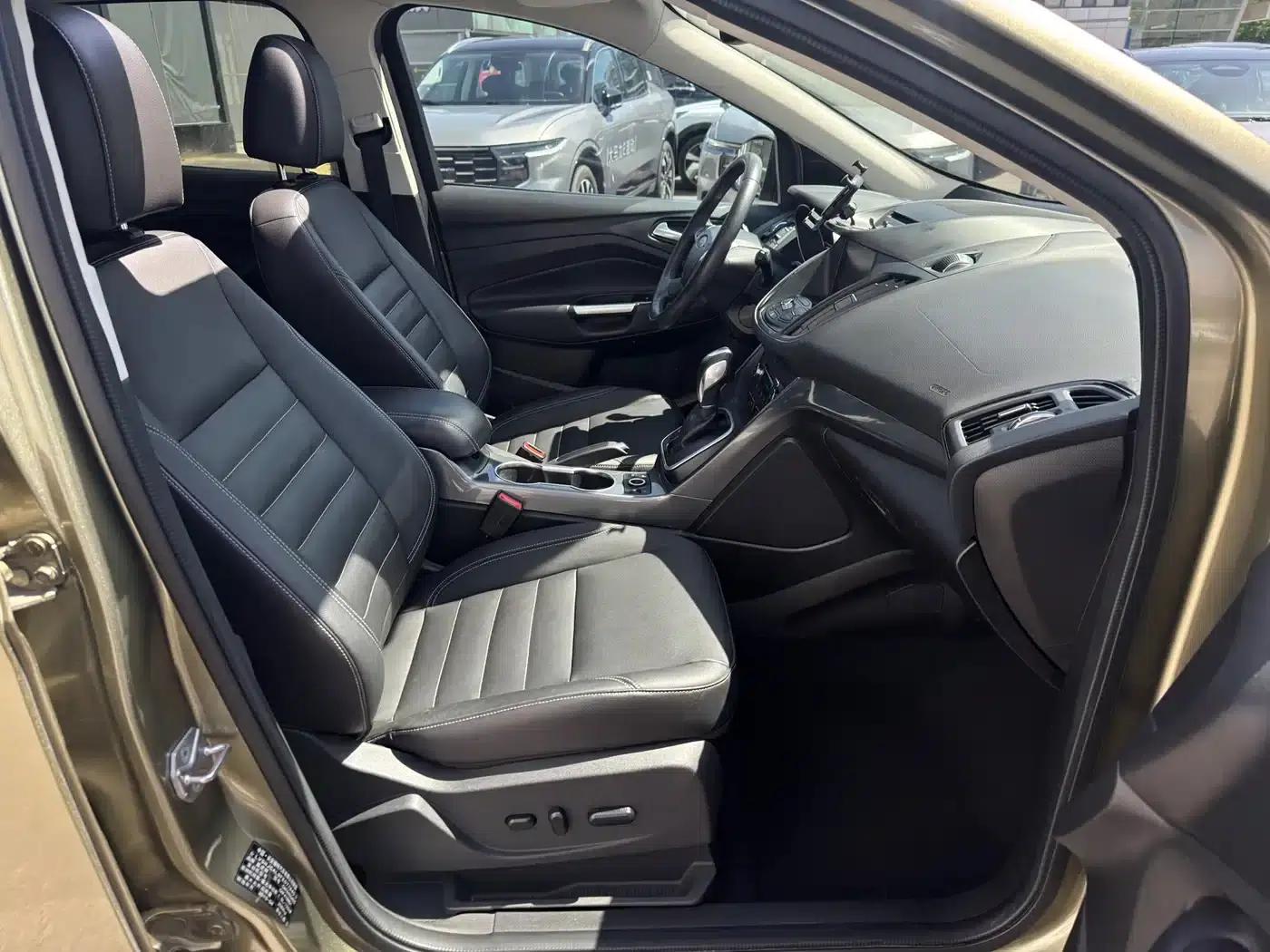 Ford Kuga 2015 1.5L GTDi AWD Elite — миниатюра 11