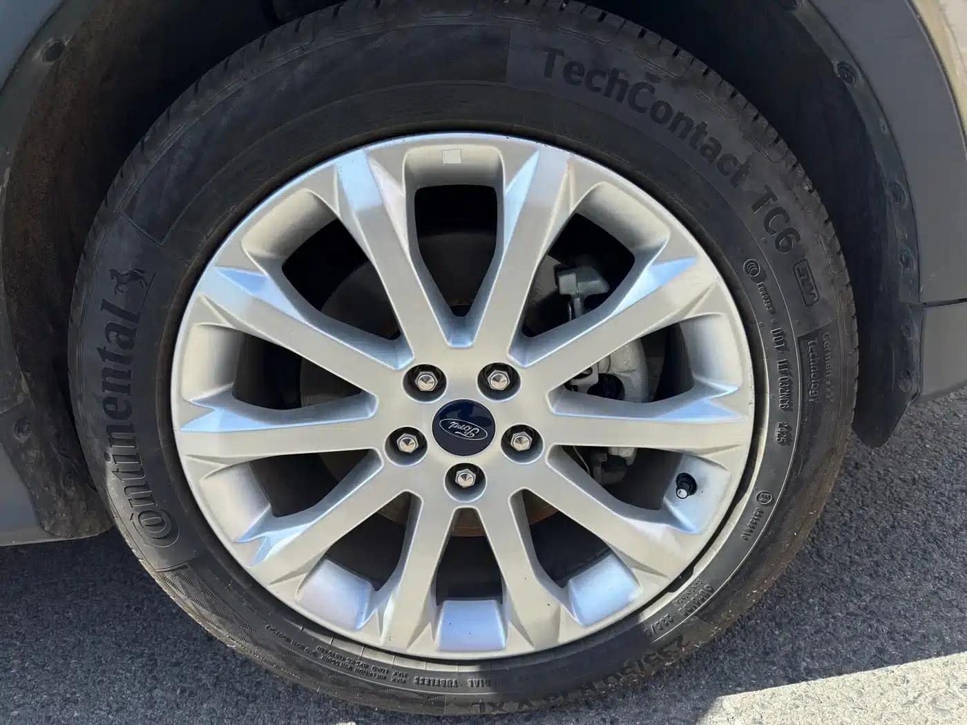 Ford Kuga 2015 1.5L GTDi AWD Elite — миниатюра 15
