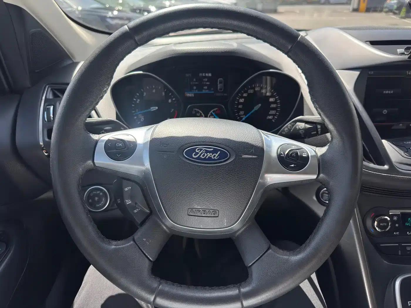 Ford Kuga 2015 1.5L GTDi AWD Elite — миниатюра 19