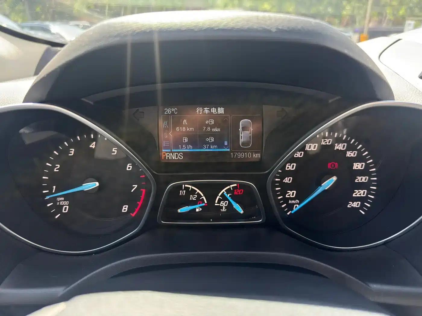Ford Kuga 2015 1.5L GTDi AWD Elite — миниатюра 20