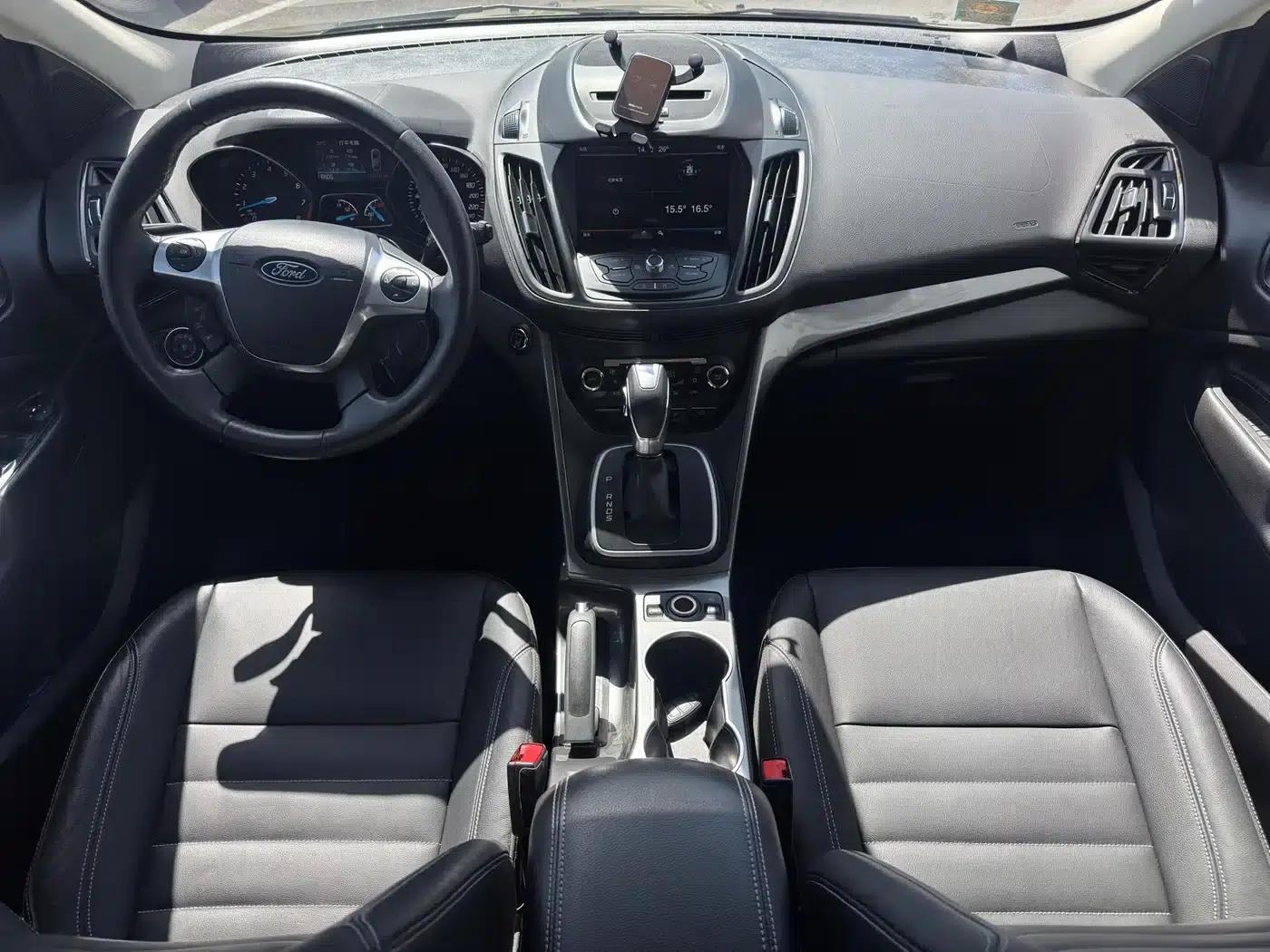 Ford Kuga 2015 1.5L GTDi AWD Elite — миниатюра 4