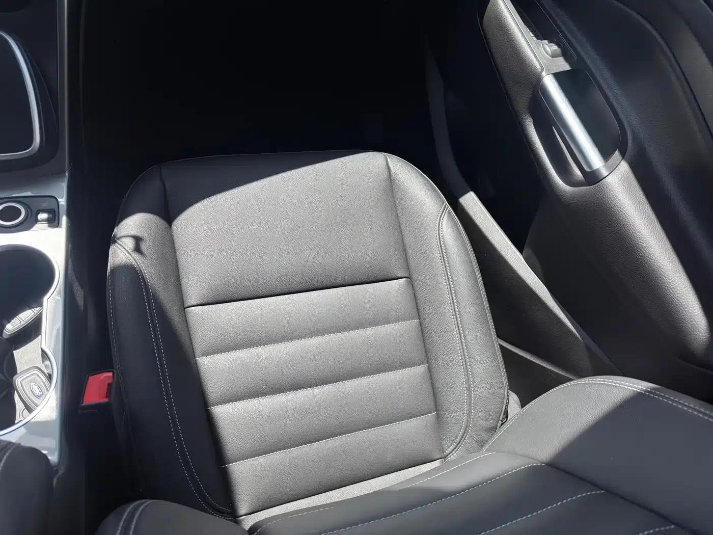 Ford Kuga 2015 1.5L GTDi AWD Elite — миниатюра 6