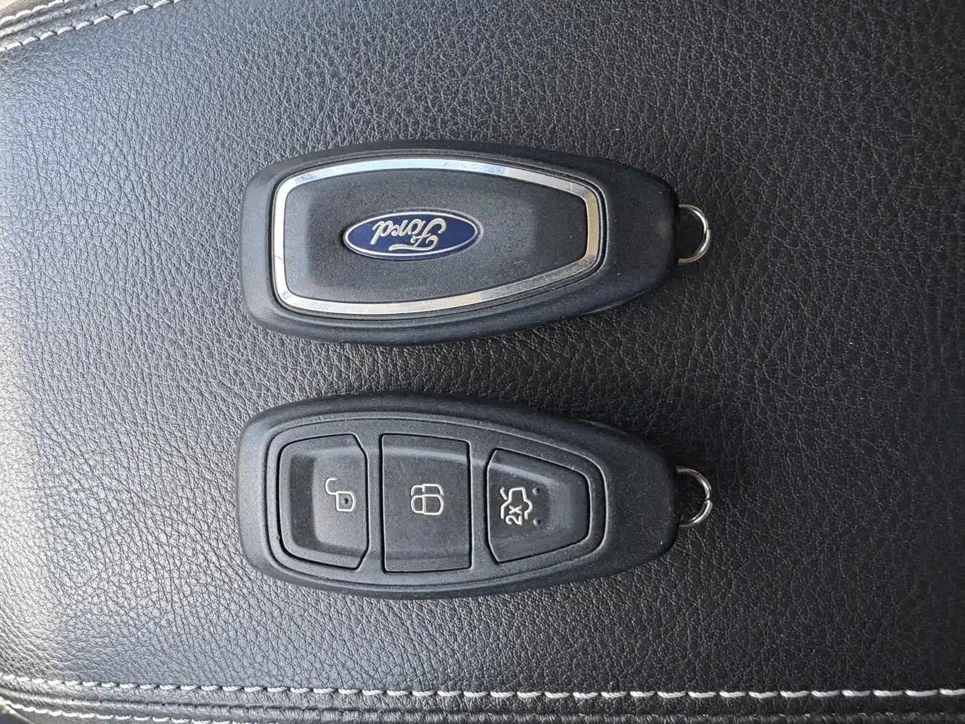 Ford Kuga 2015 1.5L GTDi AWD Elite — миниатюра 7