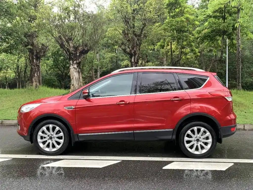 Ford Kuga 2013 2.0L GTDi AWD Premium — миниатюра 3