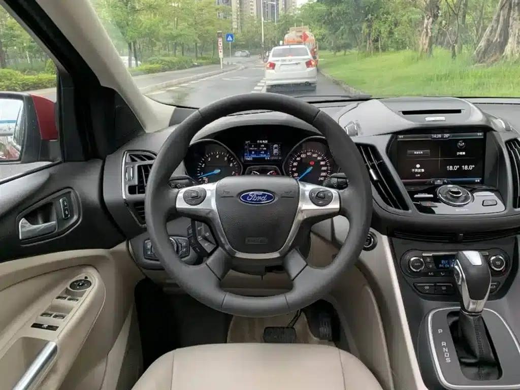 Ford Kuga 2013 2.0L GTDi AWD Premium — миниатюра 5