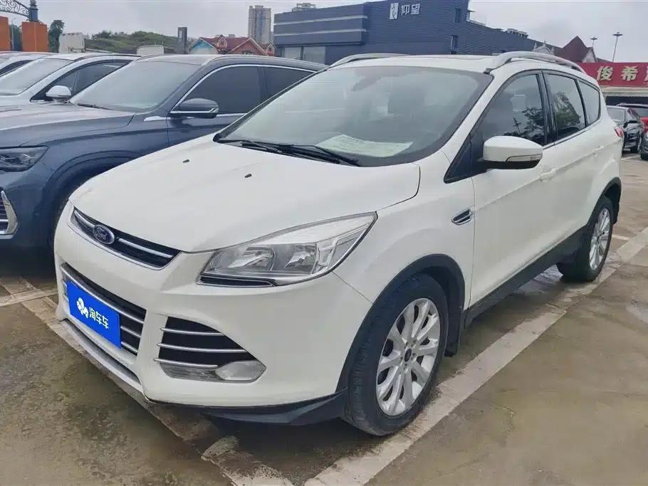 Ford Kuga 2015 1.5L GTDi 2WD Fashion Edition — миниатюра 1