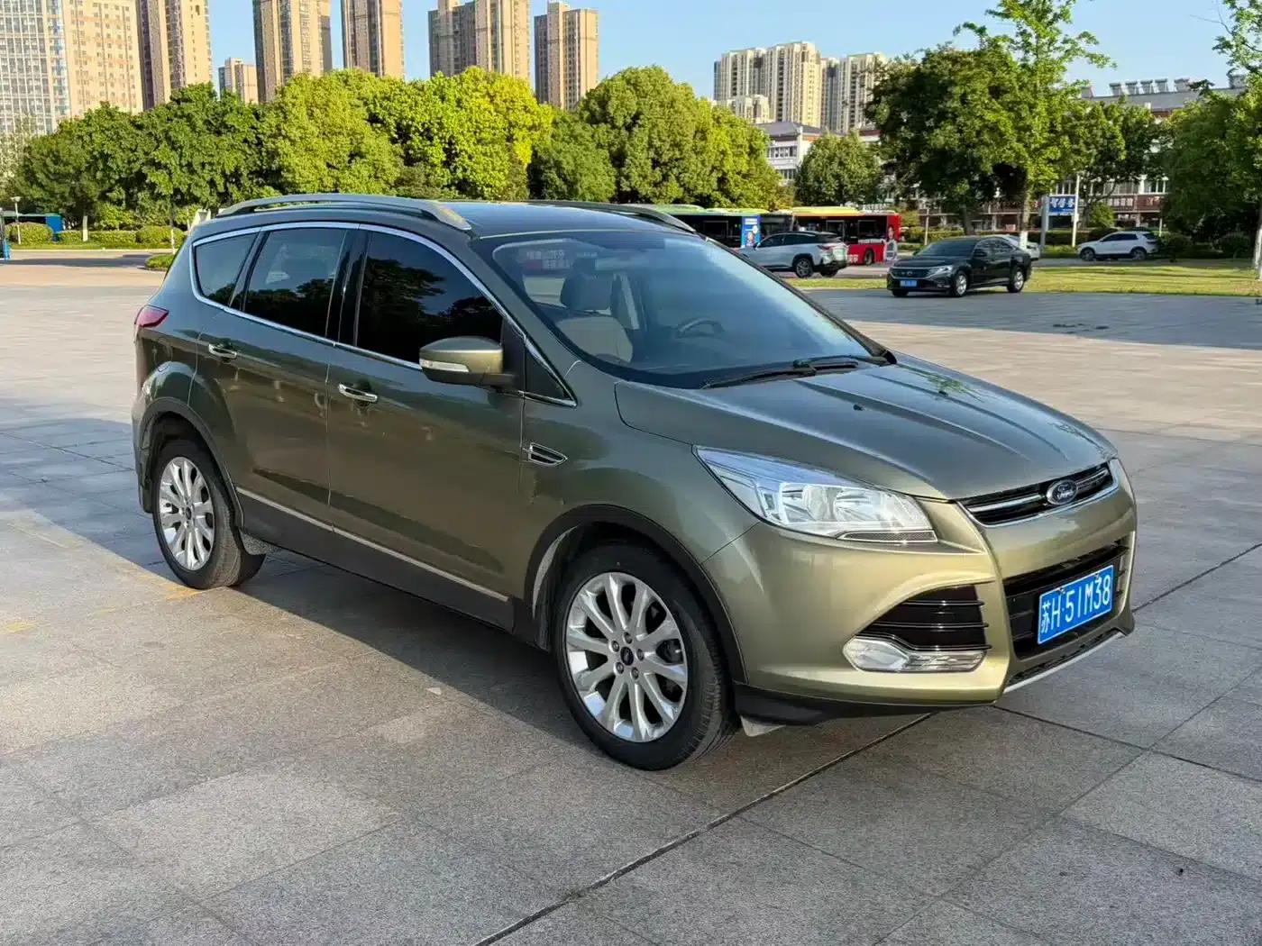Ford Kuga 2015 1.5L GTDi 2WD Comfort Model — миниатюра 1