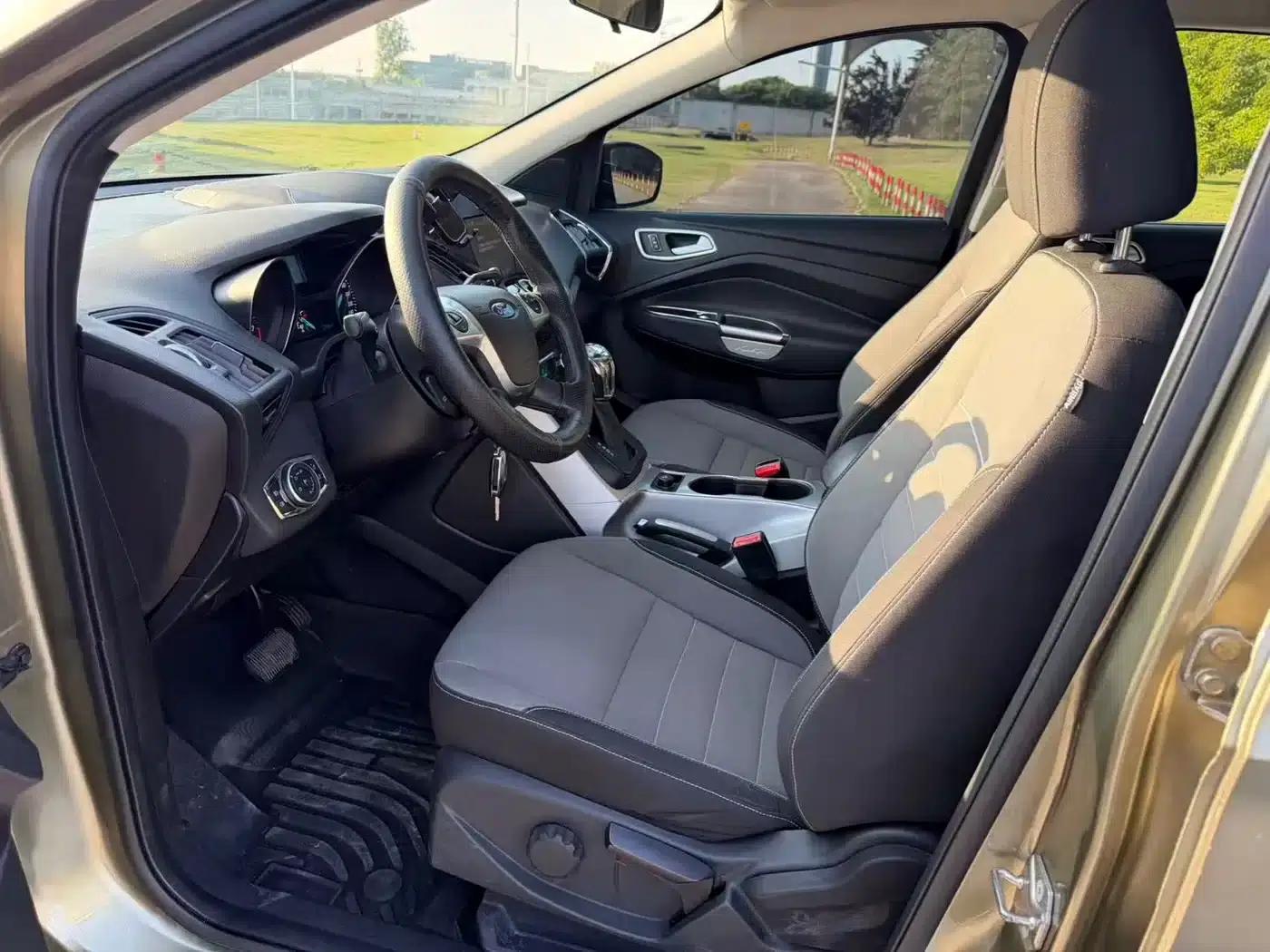 Ford Kuga 2015 1.5L GTDi 2WD Comfort Model — миниатюра 4