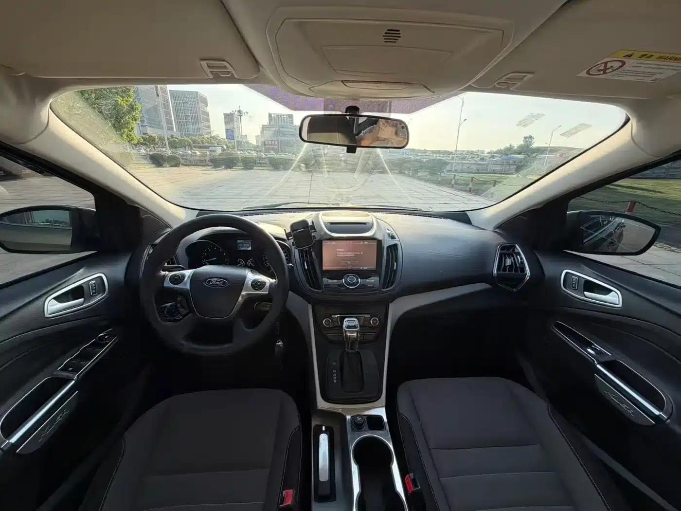 Ford Kuga 2015 1.5L GTDi 2WD Comfort Model — миниатюра 6