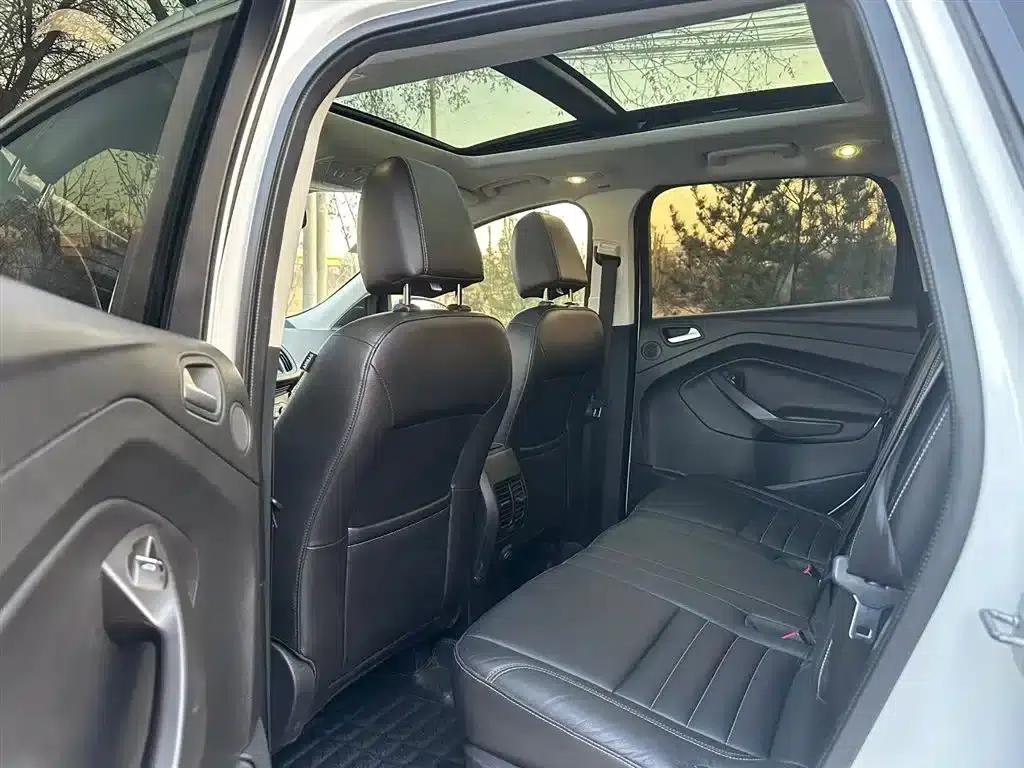 Ford Kuga 2015 2.0L GTDi AWD Elite — миниатюра 16