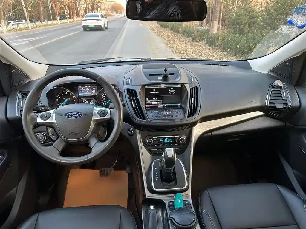 Ford Kuga 2015 2.0L GTDi AWD Elite — миниатюра 17