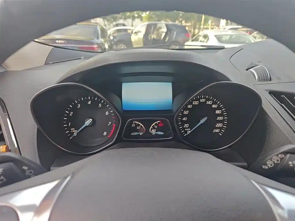 Ford Kuga 2015 2.0L GTDi AWD Elite — миниатюра 5