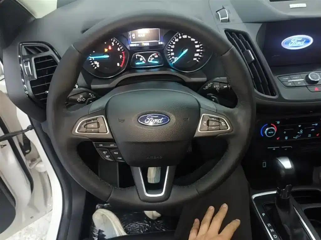 2017 Ford Kuga EcoBoost 180 2WD Luxury Edition — миниатюра 11
