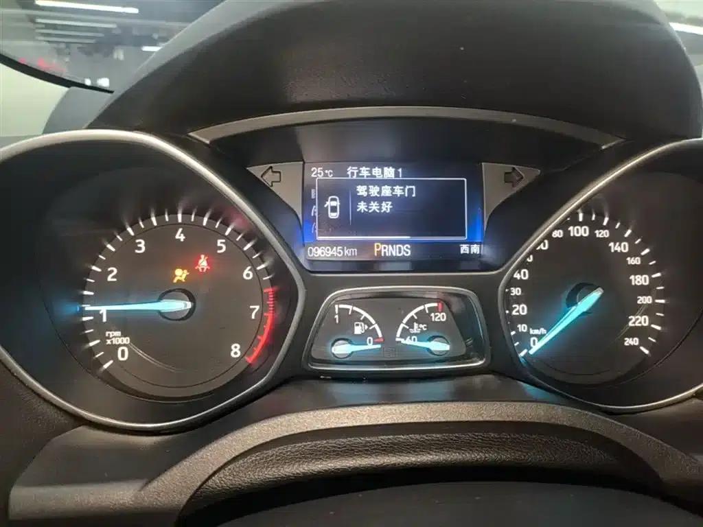 2017 Ford Kuga EcoBoost 180 2WD Luxury Edition — миниатюра 12