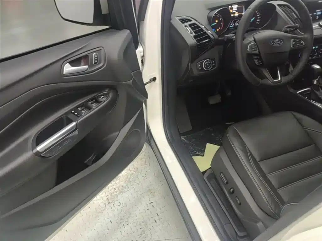 2017 Ford Kuga EcoBoost 180 2WD Luxury Edition — миниатюра 16