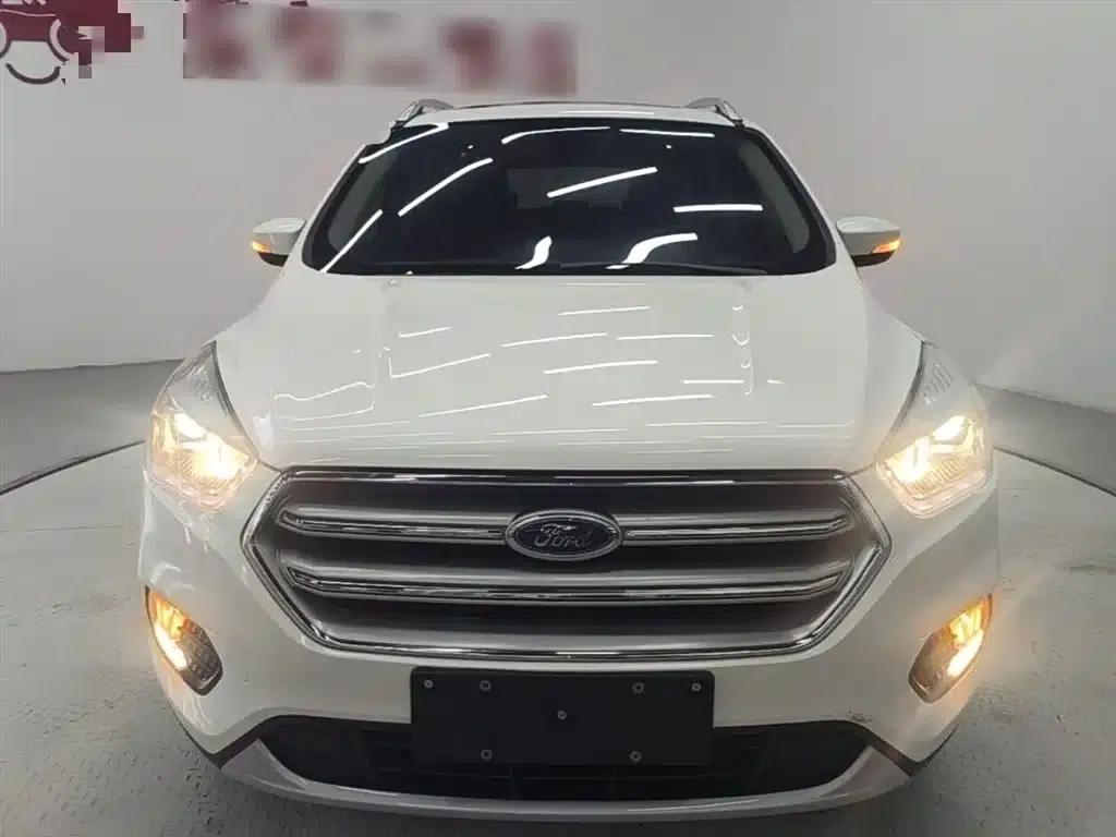 2017 Ford Kuga EcoBoost 180 2WD Luxury Edition — миниатюра 3