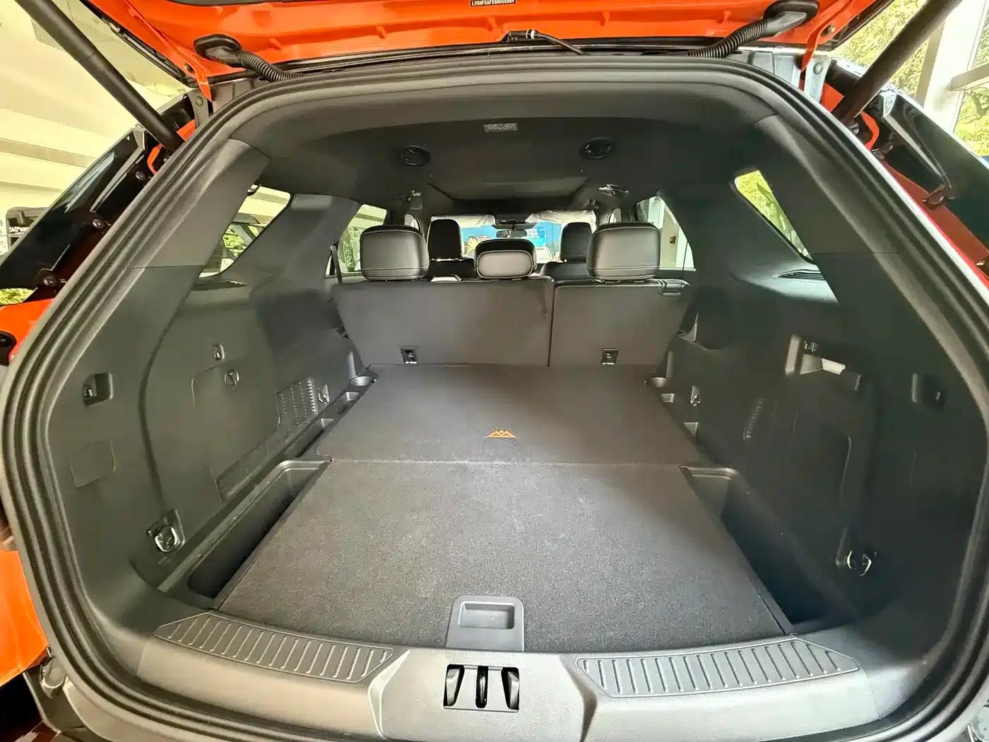 Explorer 2025 2.3T EcoBoost Kunlun Crossing Edition 5-seater — миниатюра 12