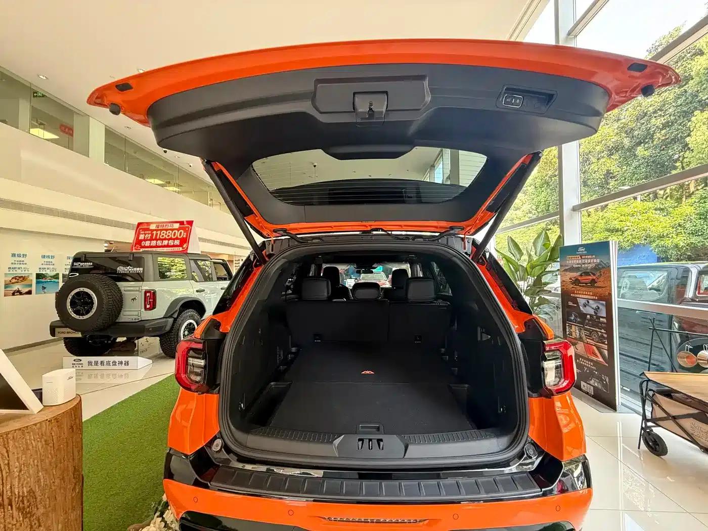 Explorer 2025 2.3T EcoBoost Kunlun Crossing Edition 5-seater — миниатюра 13