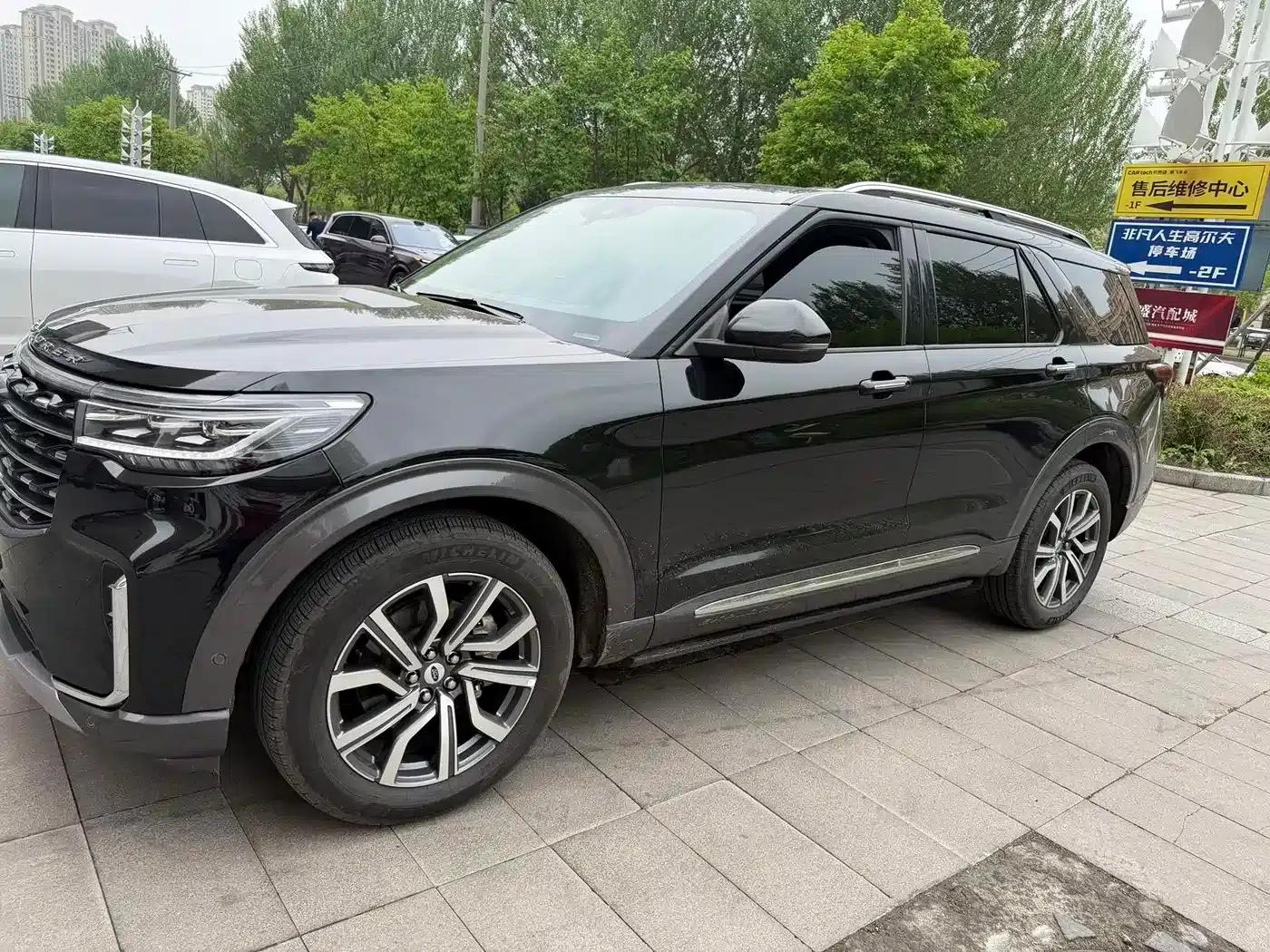 2023 Ford Explorer EcoBoost 285 AWD Titanium Edition 7-Seater — миниатюра 2