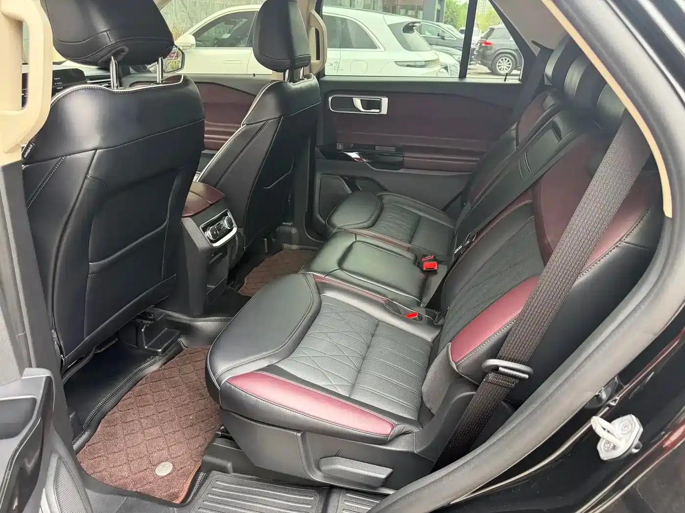 2023 Ford Explorer EcoBoost 285 AWD Titanium Edition 7-Seater — миниатюра 3