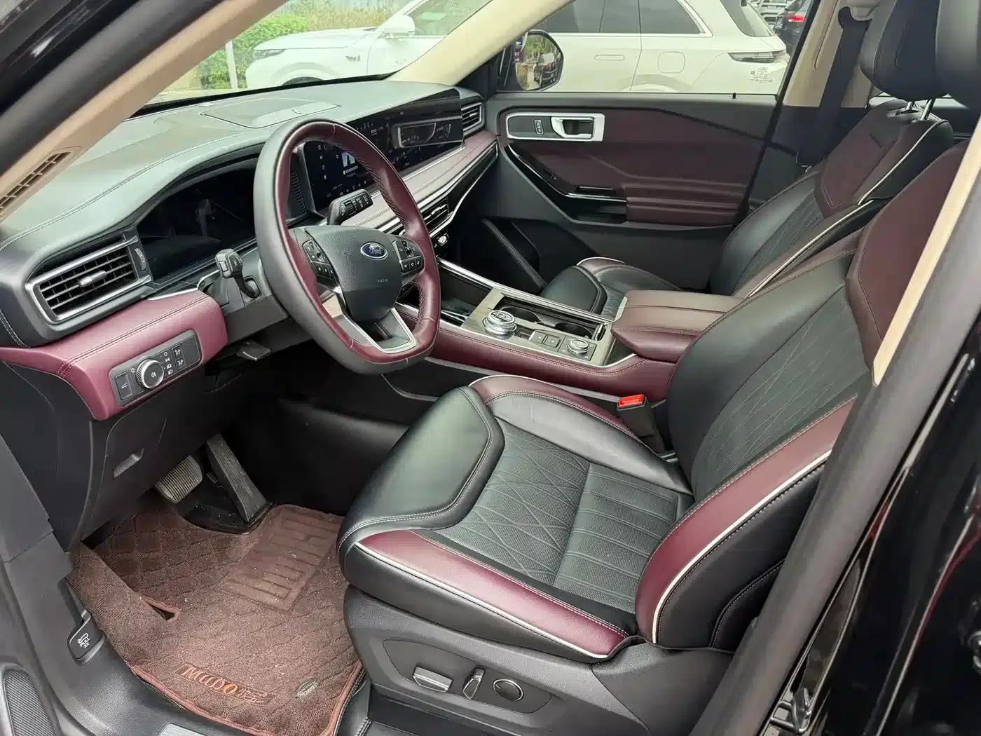 2023 Ford Explorer EcoBoost 285 AWD Titanium Edition 7-Seater — миниатюра 5
