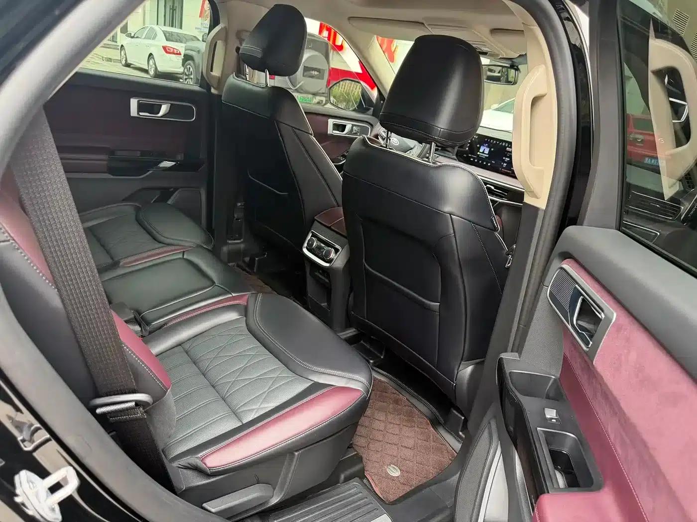 2023 Ford Explorer EcoBoost 285 AWD Titanium Edition 7-Seater — миниатюра 6