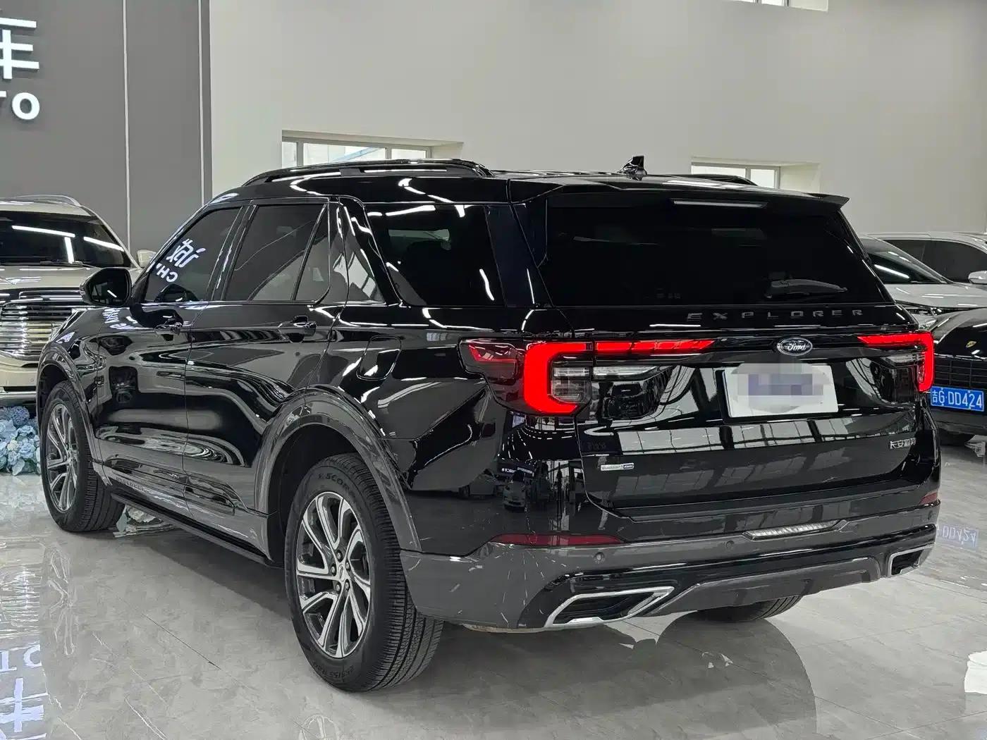 Explorer 2023 EcoBoost 285 4WD Fashion Plus Edition 7-Seater — миниатюра 3