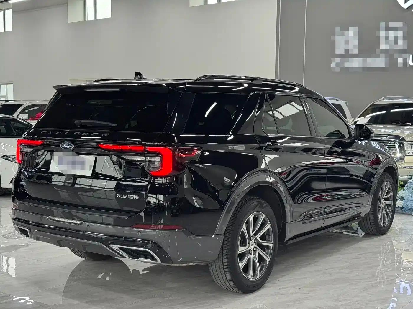 Explorer 2023 EcoBoost 285 4WD Fashion Plus Edition 7-Seater — миниатюра 4