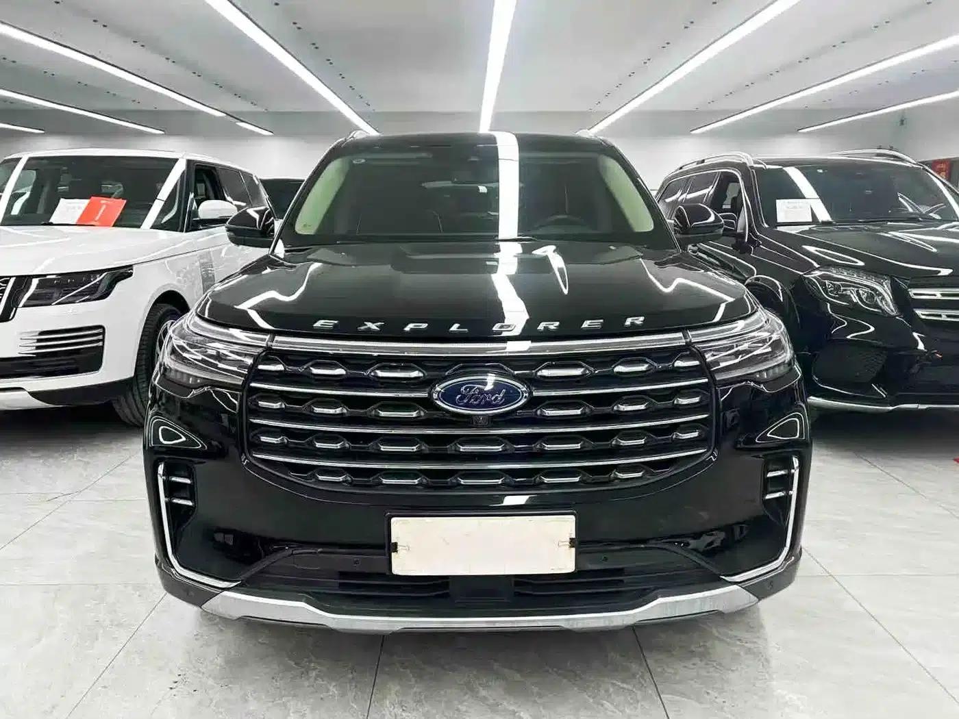 2023 Ford Explorer EcoBoost 285 AWD Titanium Edition 7-Seater — миниатюра 2