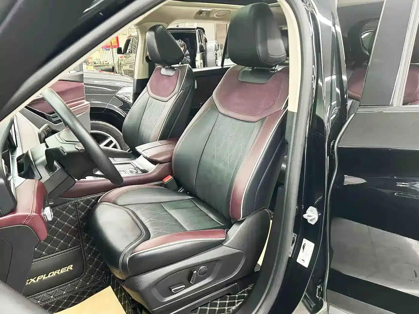 2023 Ford Explorer EcoBoost 285 AWD Titanium Edition 7-Seater — миниатюра 14