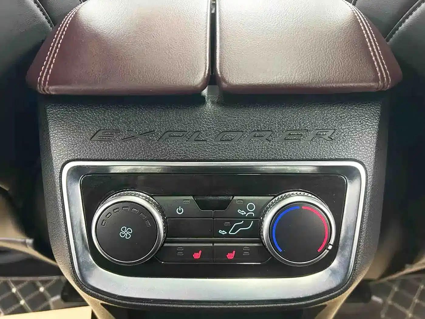 2023 Ford Explorer EcoBoost 285 AWD Titanium Edition 7-Seater — миниатюра 19