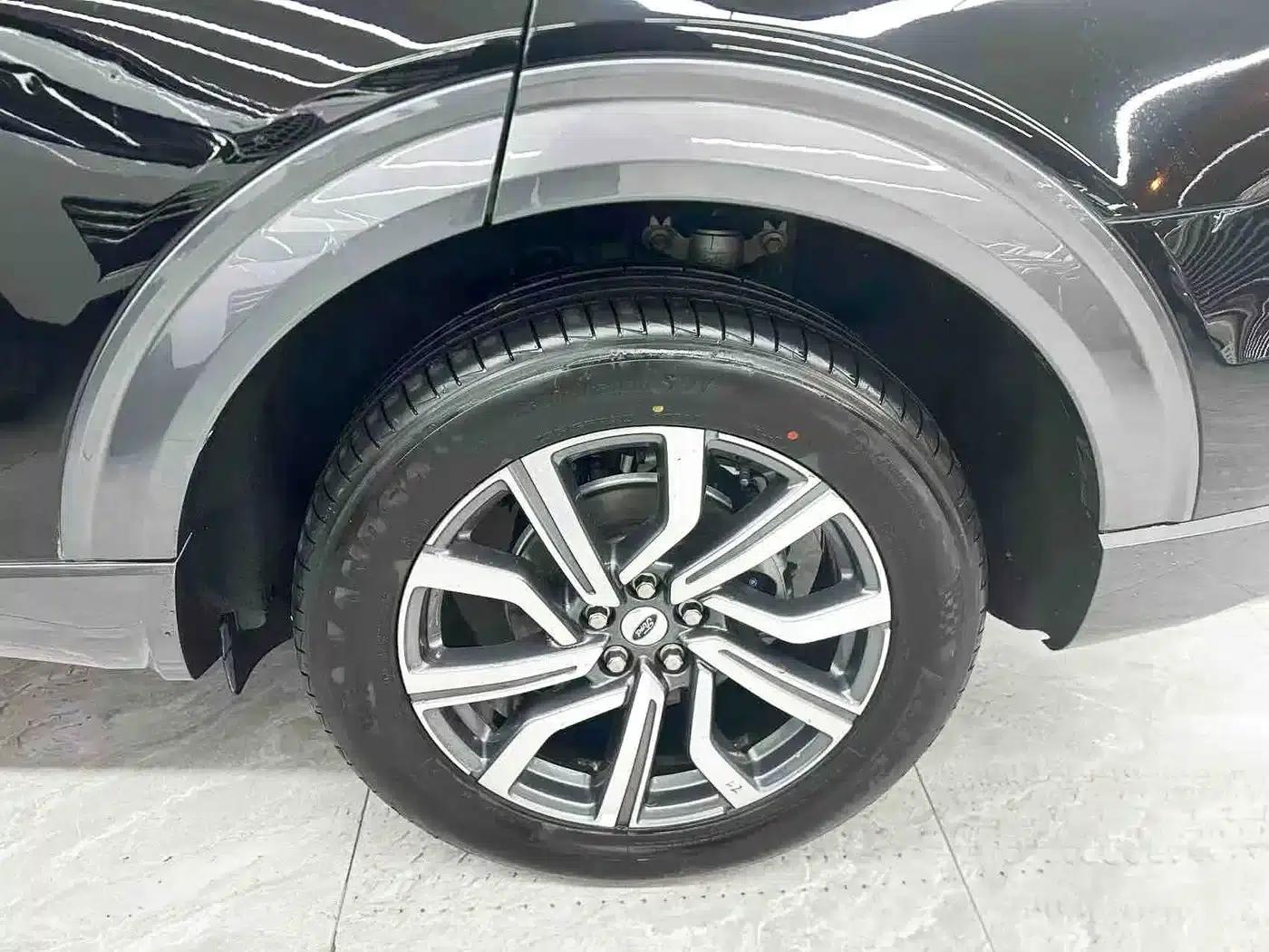 2023 Ford Explorer EcoBoost 285 AWD Titanium Edition 7-Seater — миниатюра 23