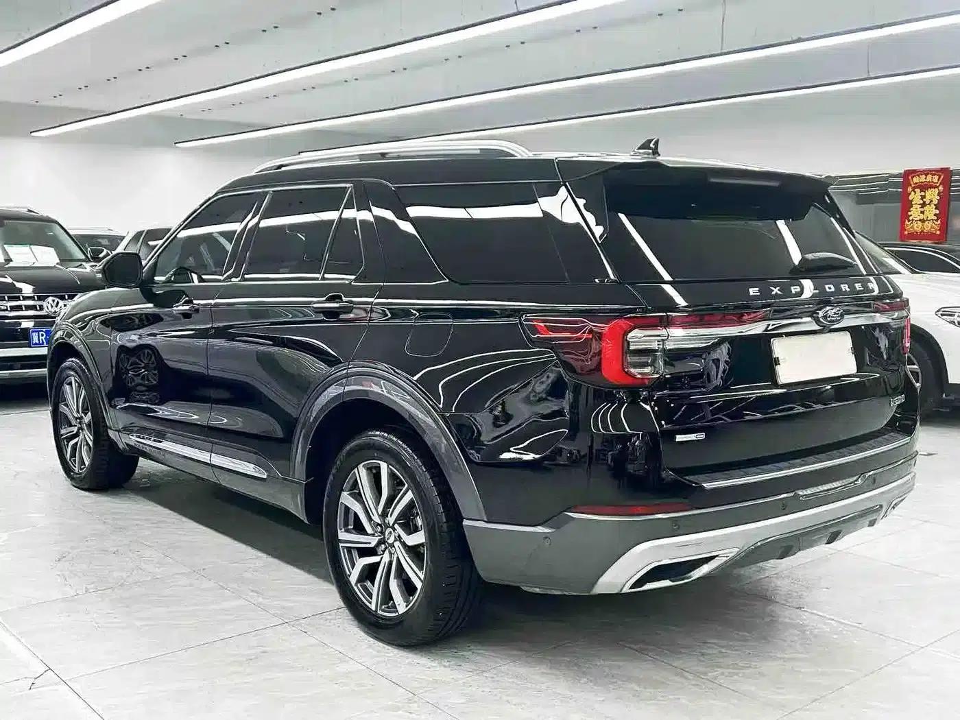 2023 Ford Explorer EcoBoost 285 AWD Titanium Edition 7-Seater — миниатюра 6