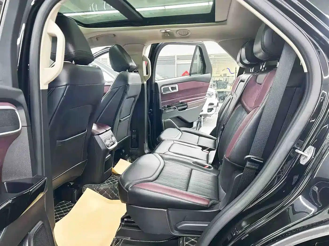 2023 Ford Explorer EcoBoost 285 AWD Titanium Edition 7-Seater — миниатюра 8