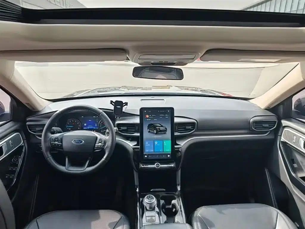2020 Ford Explorer EcoBoost 285 4WD Fashion Edition 7-seater — миниатюра 5