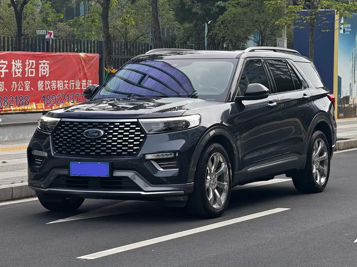 2020 Ford Explorer EcoBoost 285 AWD Platinum Edition 7-seater — миниатюра 1