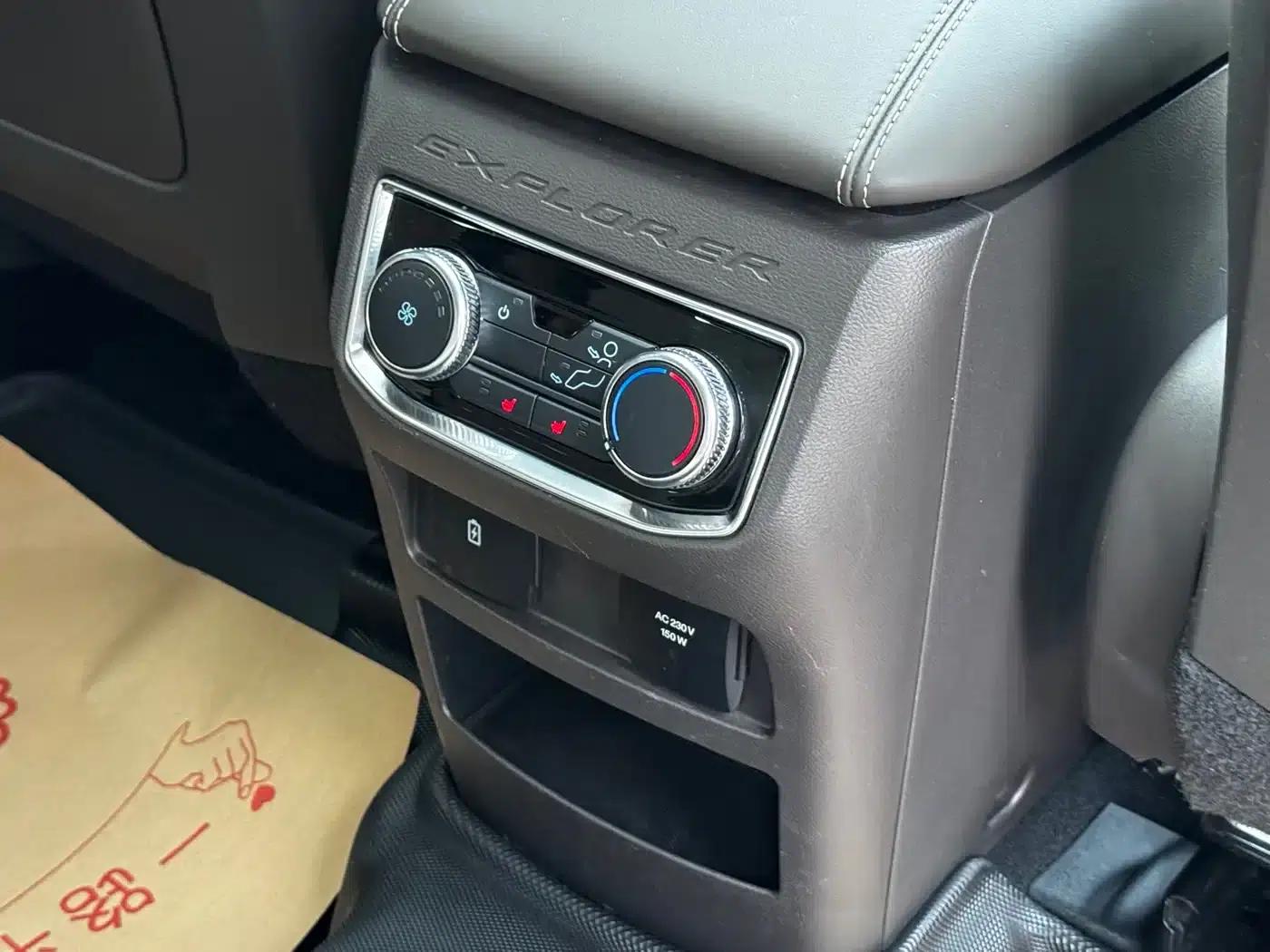 2020 Ford Explorer EcoBoost 285 AWD Platinum Edition 7-seater — миниатюра 18