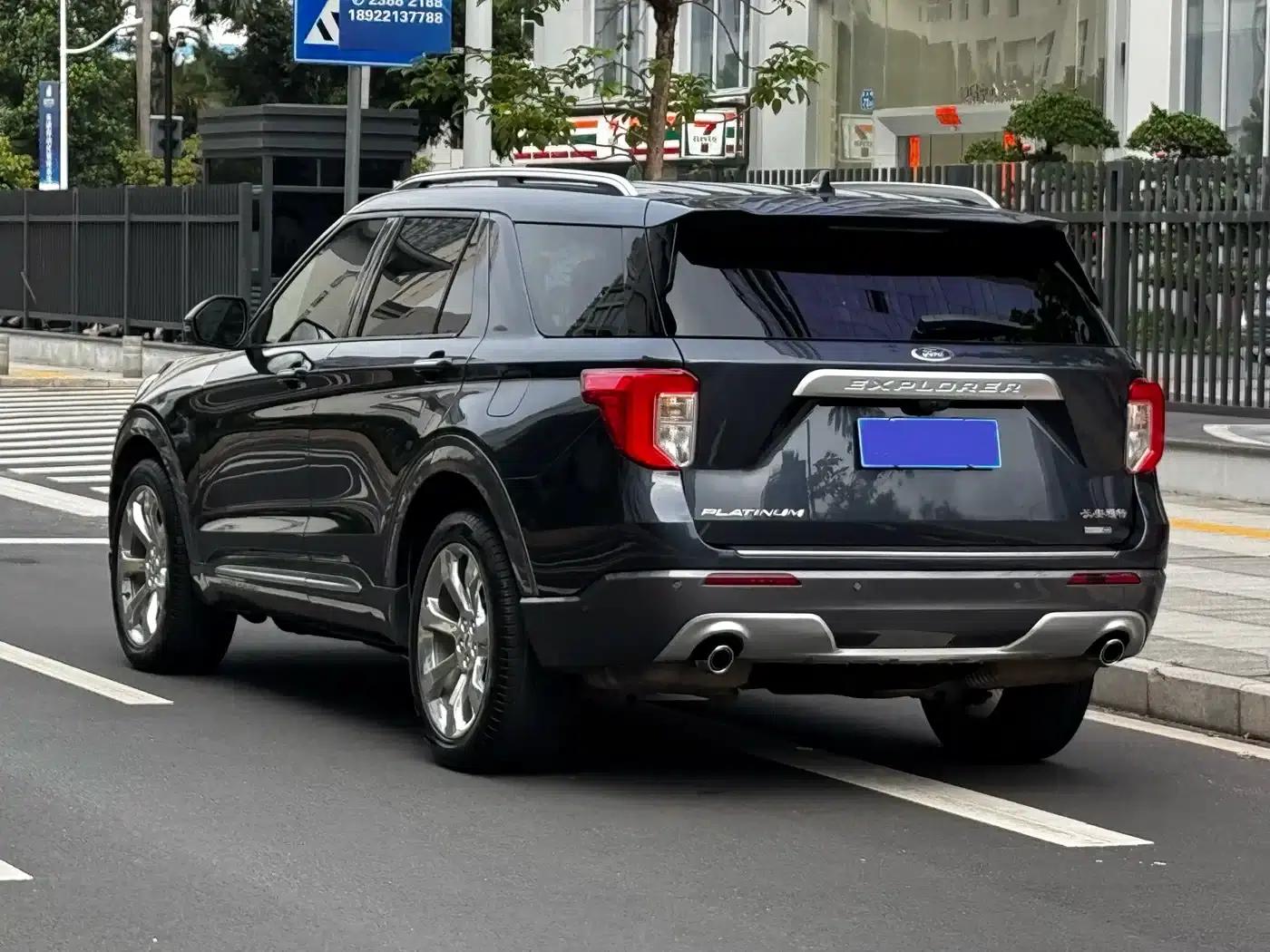 2020 Ford Explorer EcoBoost 285 AWD Platinum Edition 7-seater — миниатюра 24