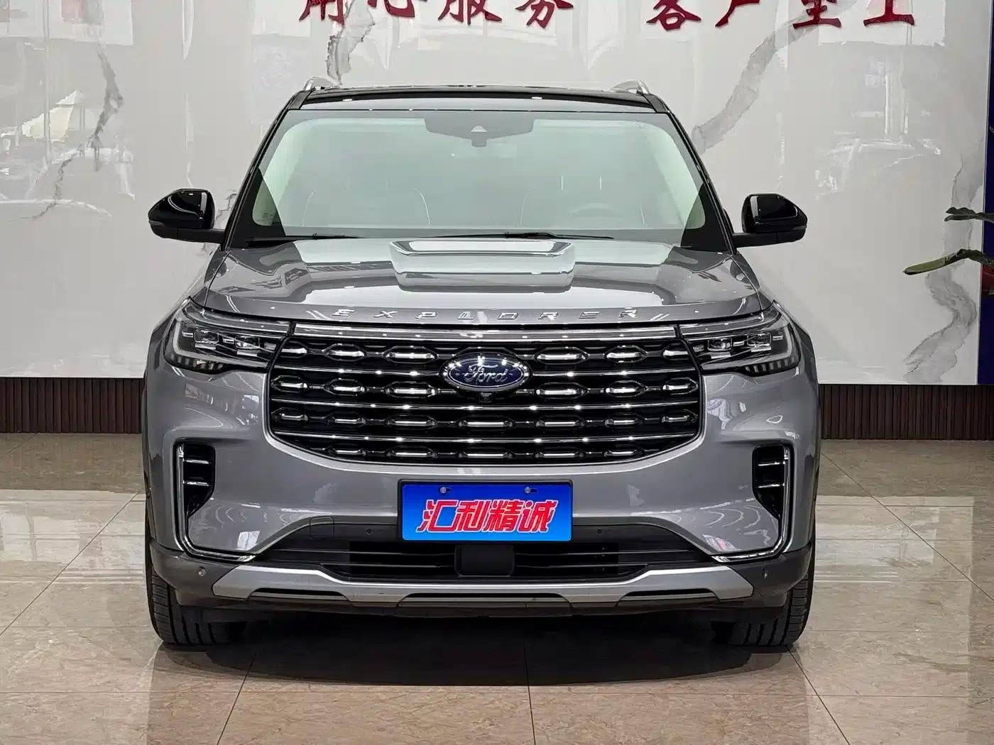2023 Ford Explorer EcoBoost 285 AWD Titanium Edition (6-seater) — миниатюра 2