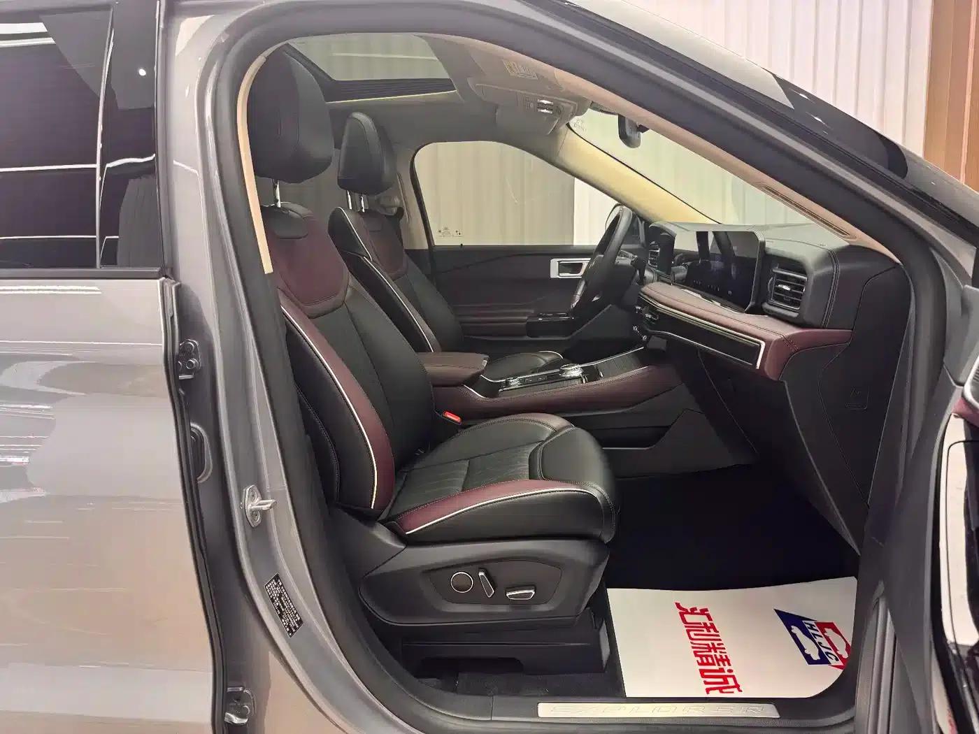 2023 Ford Explorer EcoBoost 285 AWD Titanium Edition (6-seater) — миниатюра 17