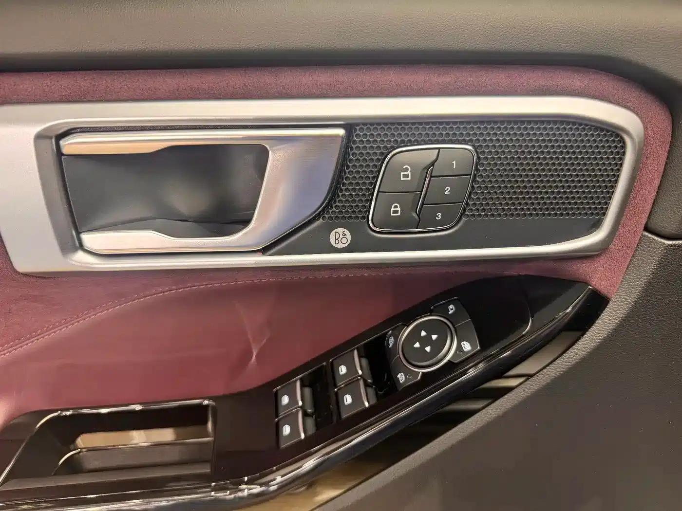 2023 Ford Explorer EcoBoost 285 AWD Titanium Edition (6-seater) — миниатюра 9
