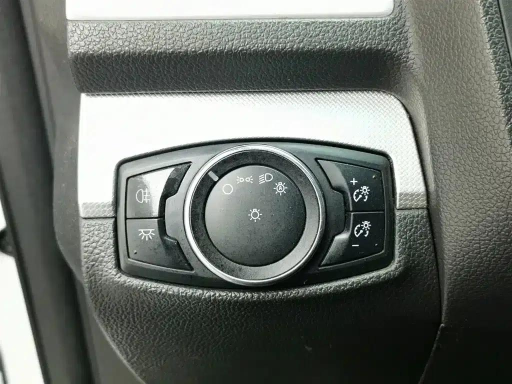Explorer (Imported) 2015 2.0T US Spec — миниатюра 18